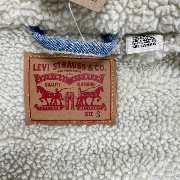 Levi’s Original Sherpa lined snap button trucker jacket - Picture 6 of 9